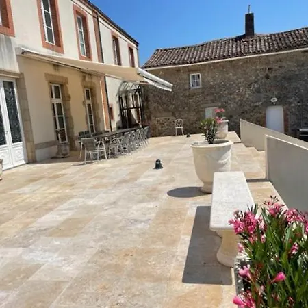 Le Logis Cholet 49300 Lieu Exceptionnel En Famille Ou Amis 빌라
